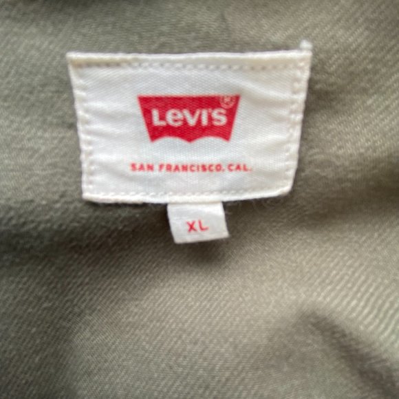 Levi's shirt - Picture 2 of 3
